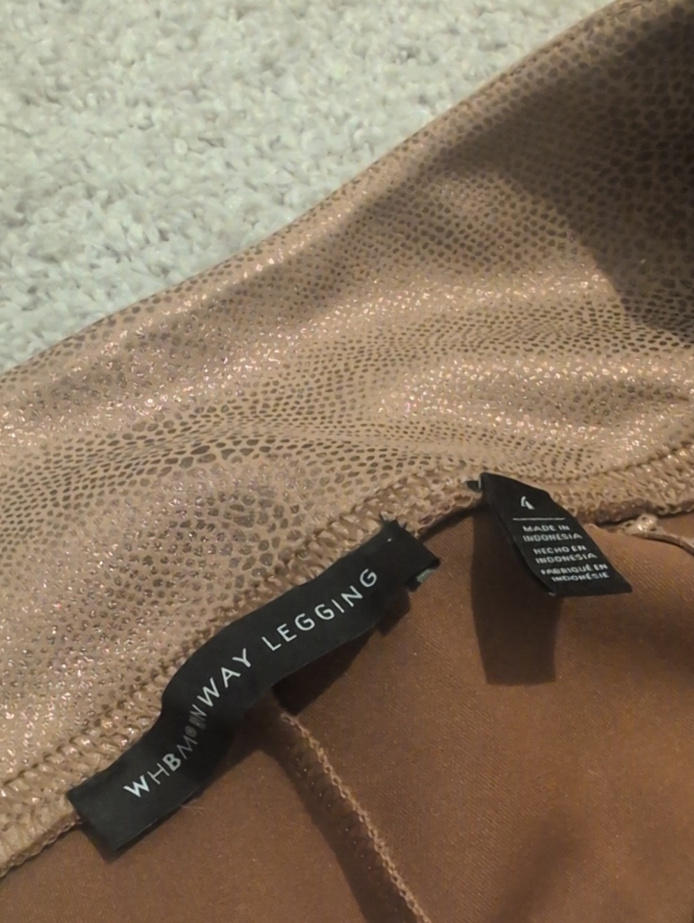 WHBM Gold RUNWAY LEGGING - Picture 5 of 5